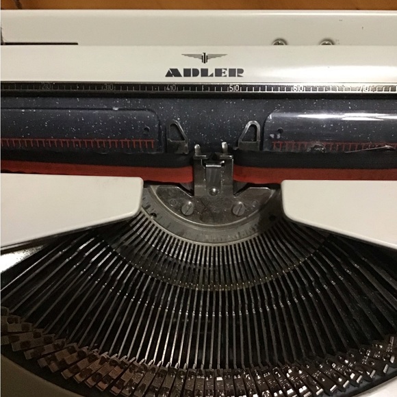 Adler Tippa manual typewriter - Picture 6 of 7